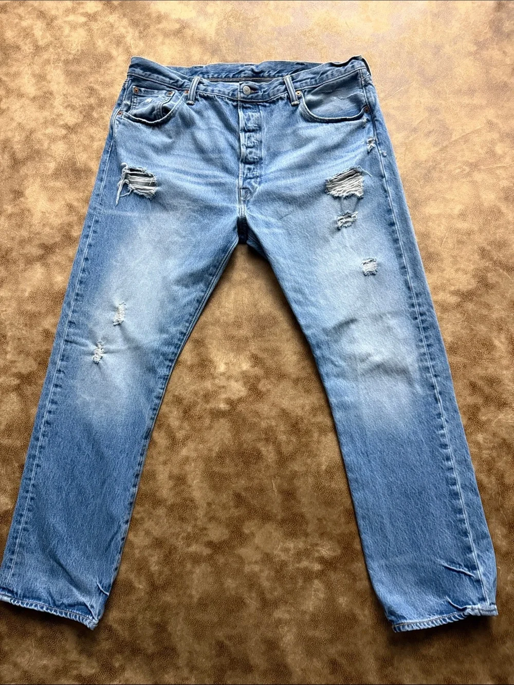 Levi’s 501 Original Fit Distressed Button Fly Jeans Men’s 40x32 Light Wash